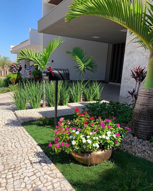 زراعة الاشجار والورود بالرياض 0536051757